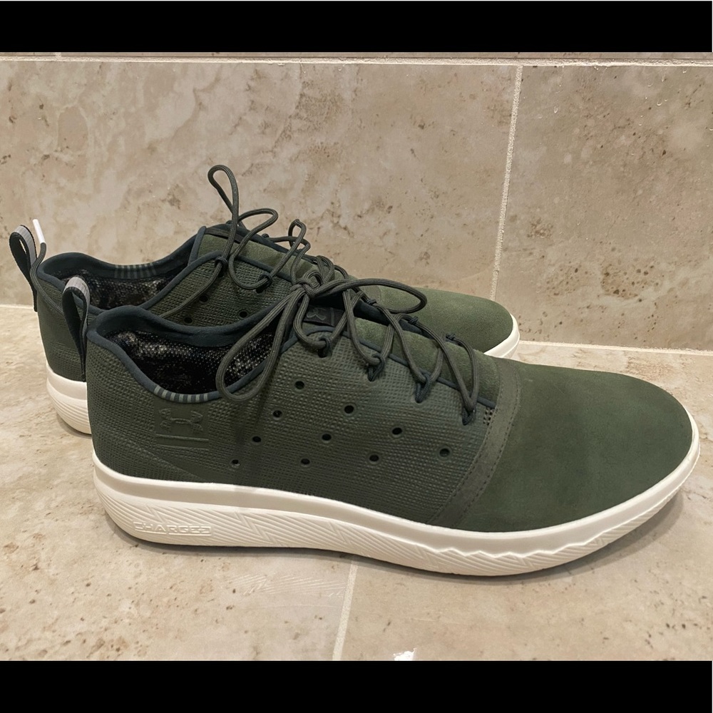 Brand new Under Armour sneaker size 9